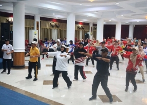 Hujan Tak Surutkan Semangat ASN Ikuti Senam Haornas ke-42 di Mempawah