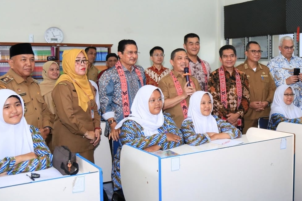 Wabup Juli Apresiasi Internet Gratis untuk Sekolah