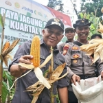 Wabup Juli Dorong Swasembada Pangan Lewat Panen Raya Jagung di Toho