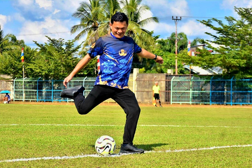 Wabup Sintang Buka Liga ASN 2025, 33 Tim Adu Skill di Stadion Baning