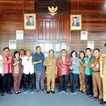 Bupati Bala Siap Lepas Kontingen Pesparani ke Pontianak, LP3K Serahkan Kue Ulang Tahun