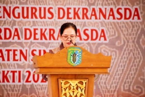 Ny. Hermina Bala Kukuhkan Pengurus Dekranasda Sintang 2025–2030: Komitmen Angkat Daya Saing Produk Lokal