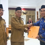 Wabup Mempawah Serahkan SK kepada 108 PPPK Tahap II Formasi 2024