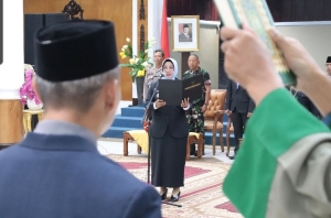 Bupati Erlina Lantik 16 Pejabat Tinggi Pratama, Tegaskan Akselerasi Pembangunan Mempawah