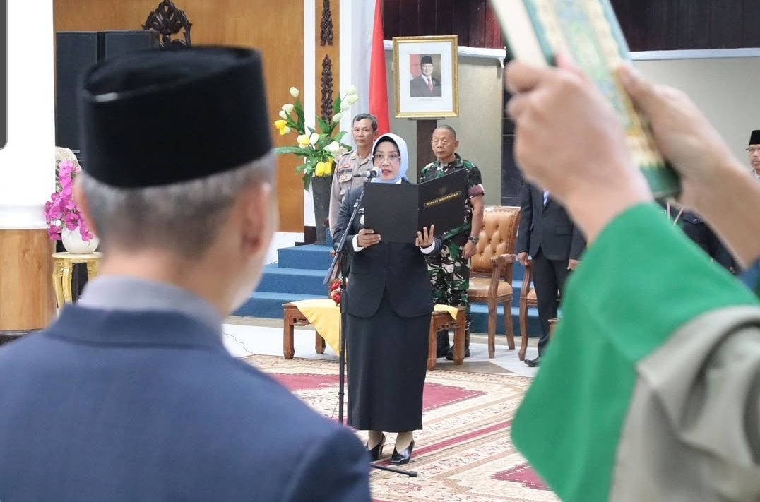Bupati Erlina Lantik 16 Pejabat Tinggi Pratama, Tegaskan Akselerasi Pembangunan Mempawah