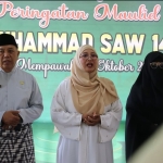 Peringati Maulid Nabi Muhammad SAW, Ratusan Muslimah Padati Rumah Dinas Bupati Mempawah
