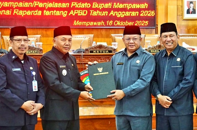 Wabup Juli Sampaikan Arah Pembangunan 2026 dalam Rapat Paripurna DPRD