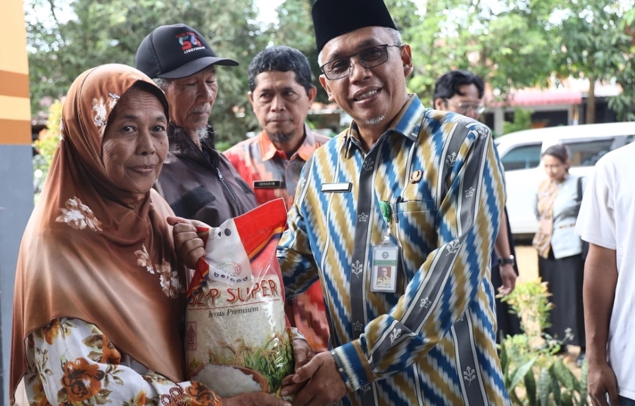 Pemkot Pontianak Salurkan 10.752 Paket Sembako Lewat Operasi Pasar Murah