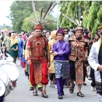Meriah! Ribuan Peserta Ramaikan Karnaval Khatulistiwa HUT ke-254 Pontianak