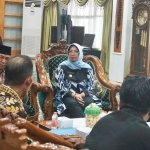 Bupati Erlina Ajak Warga Desa Bumbun Utamakan Musyawarah dalam Selesaikan Persoalan Desa