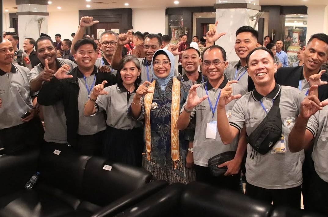 Bupati Erlina Lepas 57 Peserta Mempawah Berlaga di Pesparani Katolik I Kalbar
