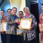 Bupati Mempawah Raih Penghargaan Keterbukaan Informasi 2025: Komitmen Transparansi Pelayanan Publik