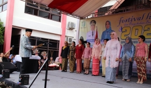 Bupati Erlina Resmi Dikukuhkan sebagai Bunda Literasi Kalbar