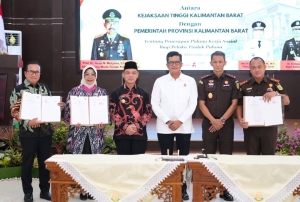 Kalbar Terapkan Pidana Kerja Sosial, Bupati Mempawah Teken MoU dengan Kejati