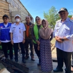 Bupati Mempawah Serahkan Bantuan untuk Korban Cuaca Ekstrem di Sungai Duri 2