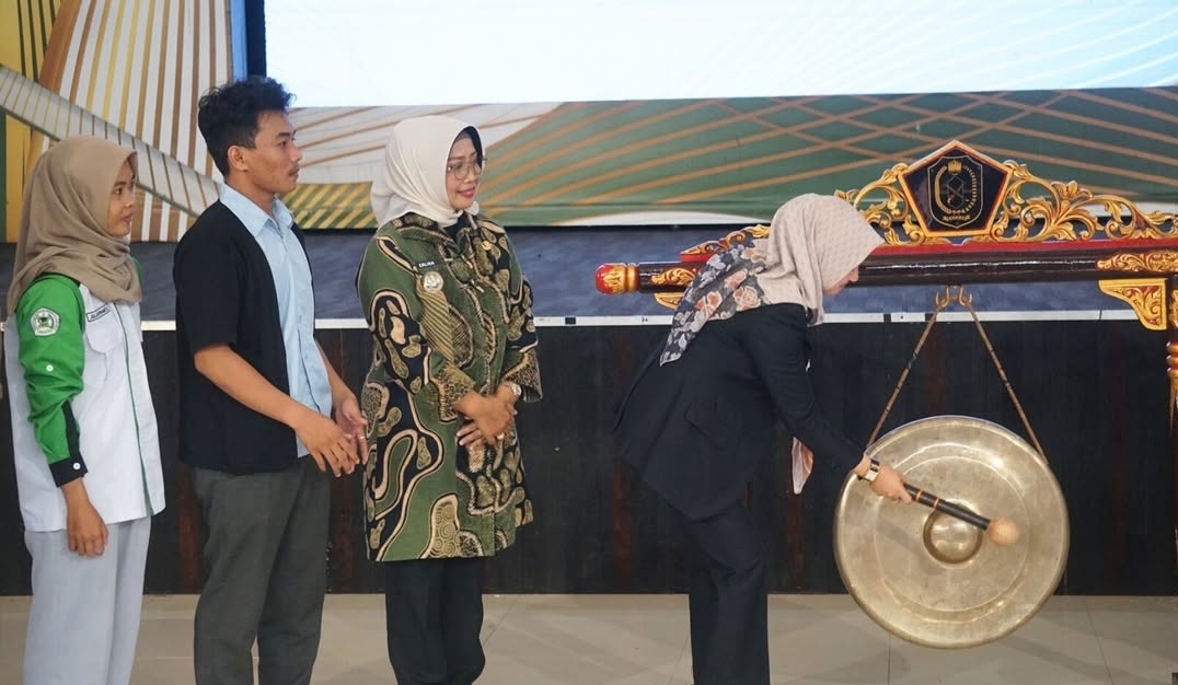 Bupati Erlina Hadiri Kongres Perdana FOMDA Kalbar