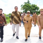 Bupati Erlina Dampingi Wamendiktisaintek Tinjau Lahan Sekolah Unggulan Garuda