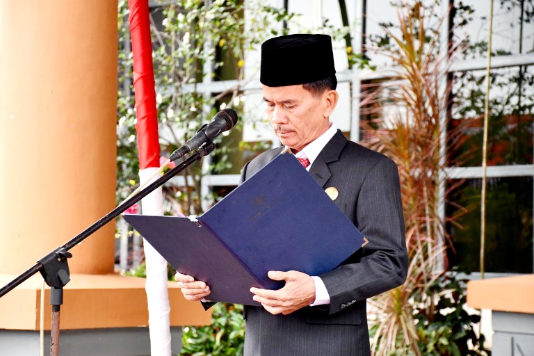 Bupati Sintang Pimpin Upacara HUT ke-69 Provinsi Kalbar