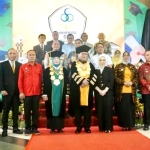 Bupati Erlina Hadiri Wisuda Universitas OSO, Dorong Lulusan jadi Motor Perubahan Kalbar