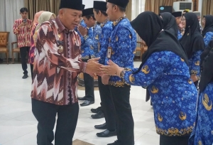 Lantik 24 Pejabat, Wabup Juli Tekankan Kinerja Terukur dan Orientasi Pelayanan