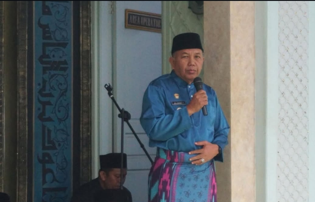 Wabup Juli Serukan Jaga Kesehatan dan Maksimalkan Ibadah Saat Safari Ramadan di Parit Banjar