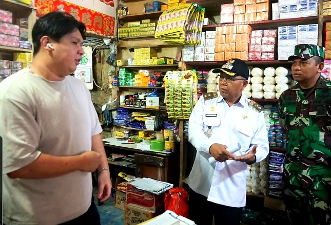 Sidak Pasar Jelang Idul Fitri 1447 H, Wabup Mempawah Ingatkan Distributor Jaga Stok dan Stabilitas Harga