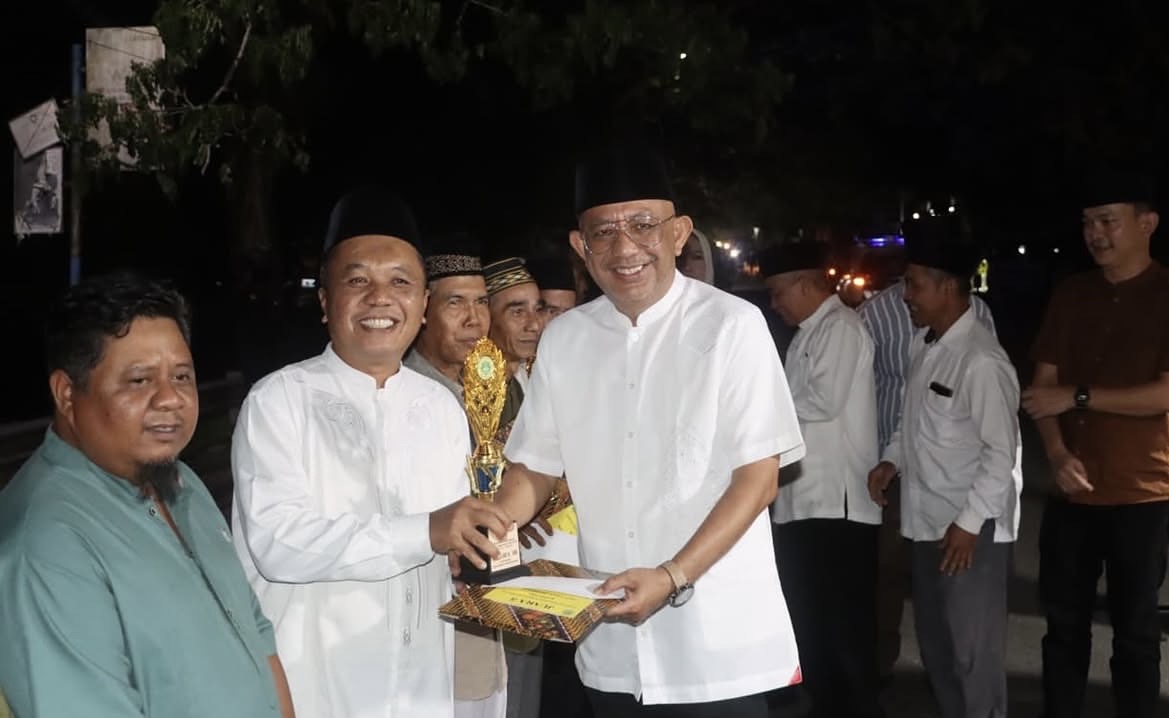 Takbir Bergema di Sintang, Ketua DPRD Ajak Warga Jaga Persatuan