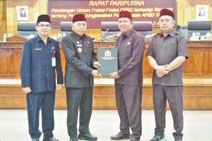DPRD Soroti Pertanggungjawaban APBD 2025, Wabup Mempawah Pastikan Seluruh Masukan Fraksi Ditindaklanjuti